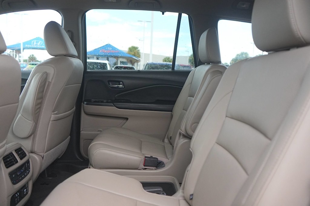 Thumbnail: 2019 Honda Pilot - 22