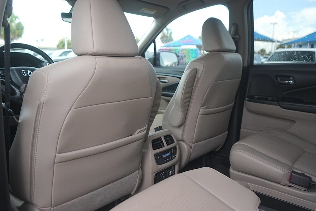 Thumbnail: 2019 Honda Pilot - 13