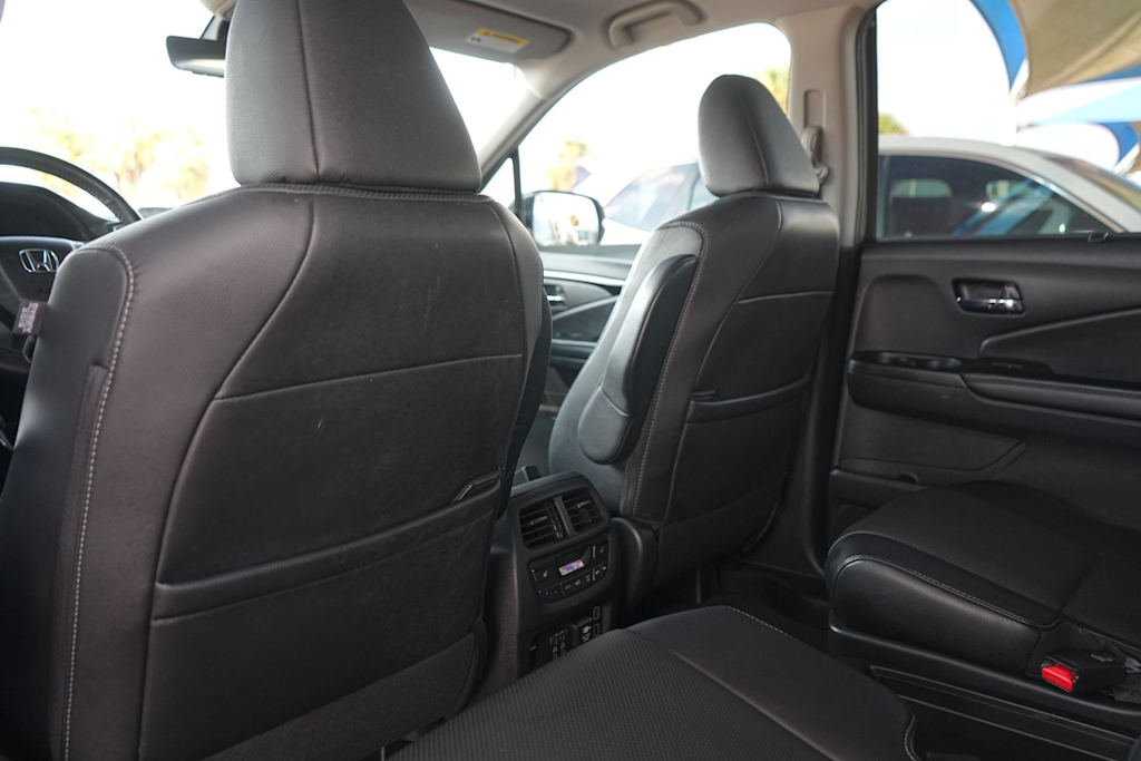Thumbnail: 2019 Honda Pilot - 13