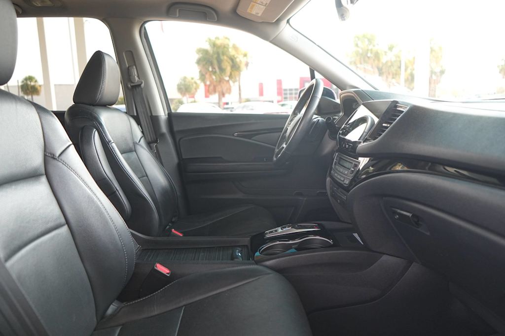 Thumbnail: 2019 Honda Pilot - 12
