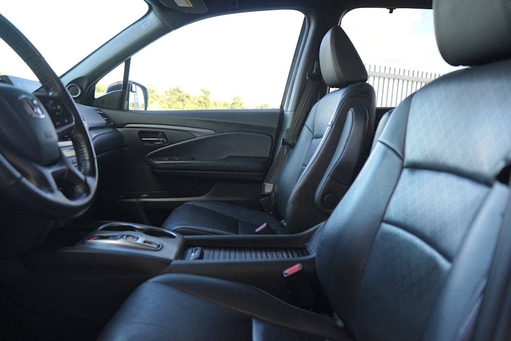 Thumbnail: 2020 Honda Passport - 11