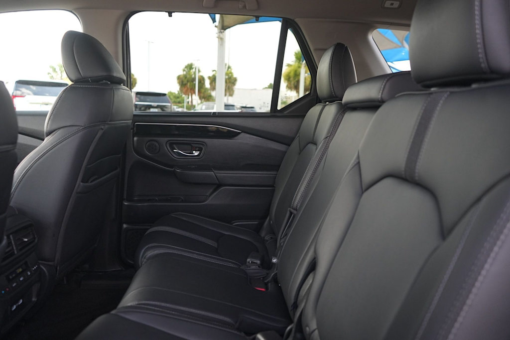 Thumbnail: 2023 Honda Pilot - 22