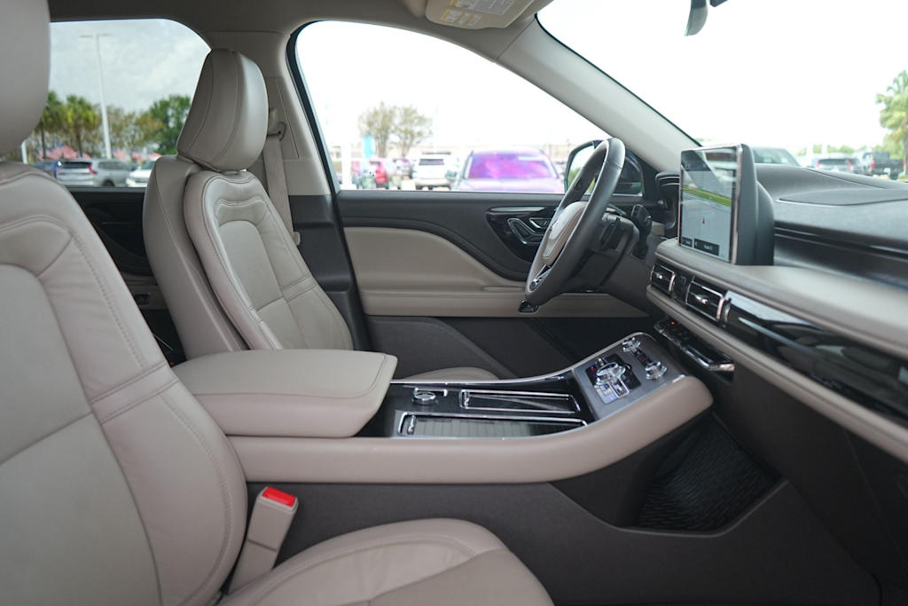 Thumbnail: 2024 Lincoln Aviator - 21