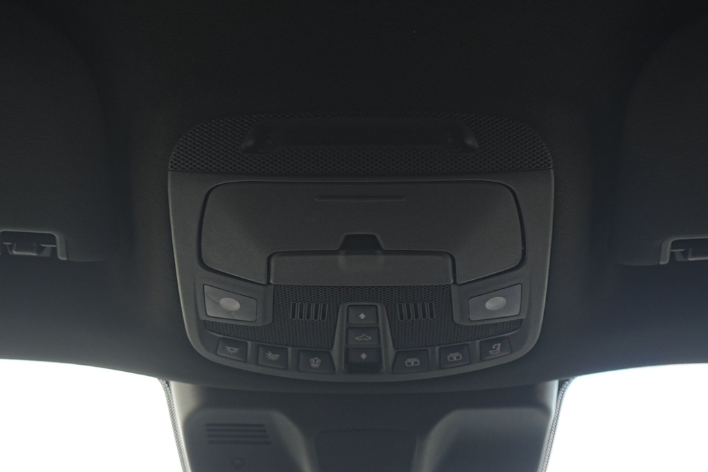 Thumbnail: 2024 Lincoln Navigator - 26