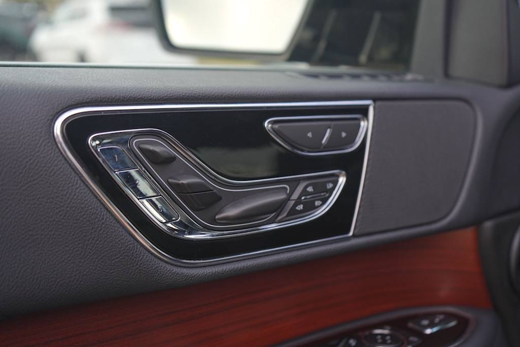 Thumbnail: 2024 Lincoln Navigator - 20