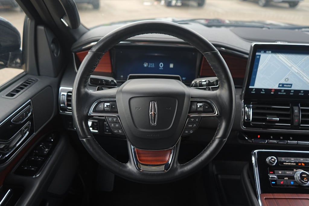 Thumbnail: 2024 Lincoln Navigator - 13