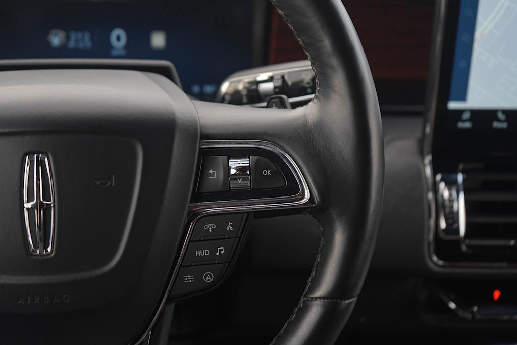 Thumbnail: 2024 Lincoln Navigator - 23