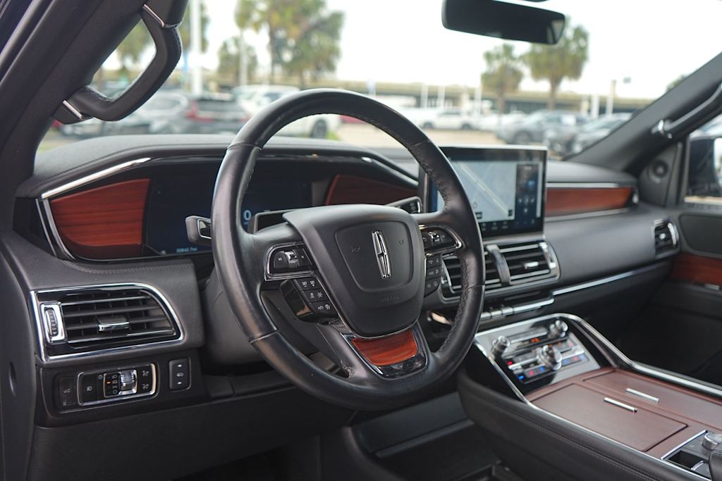 Thumbnail: 2024 Lincoln Navigator - 2