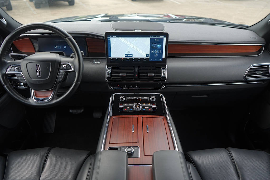 Thumbnail: 2024 Lincoln Navigator - 9