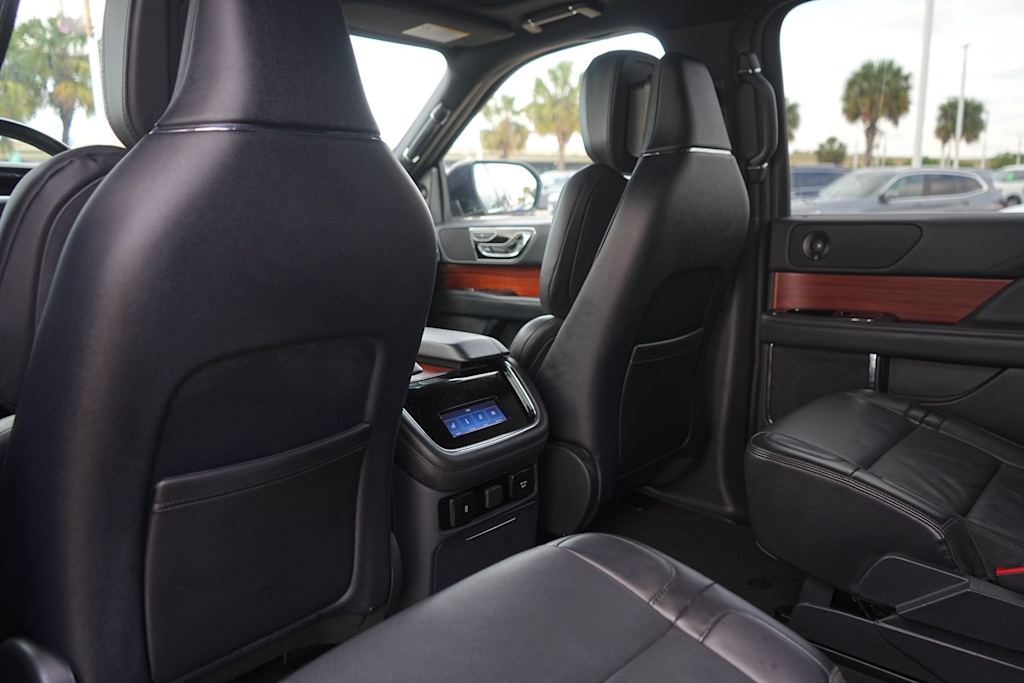 Thumbnail: 2024 Lincoln Navigator - 12