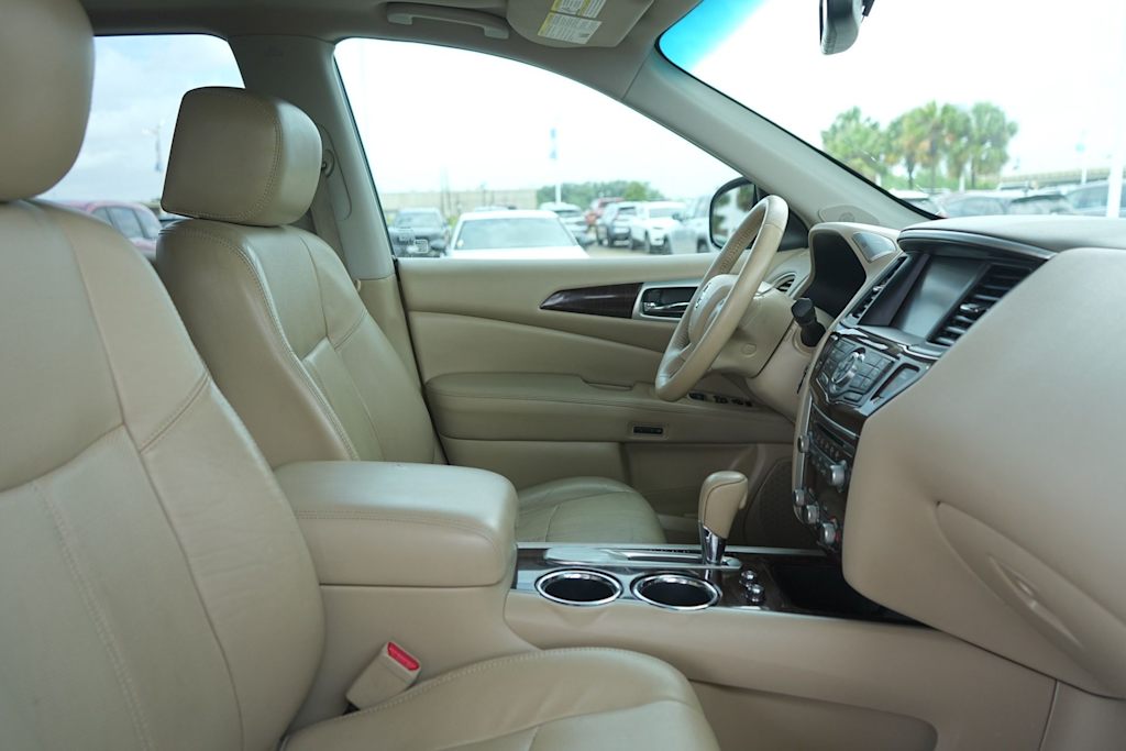 Thumbnail: 2013 Nissan Pathfinder - 12