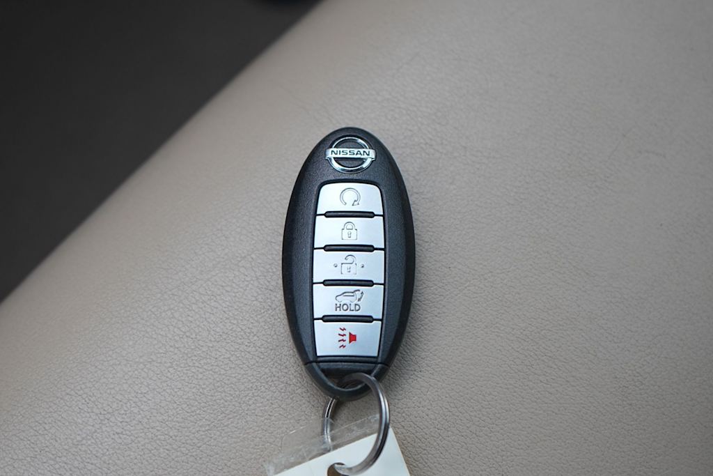 Thumbnail: 2013 Nissan Pathfinder - 19