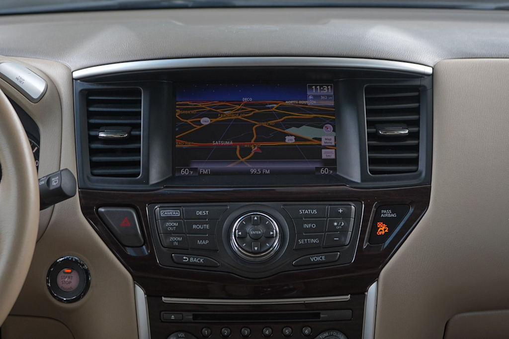Thumbnail: 2013 Nissan Pathfinder - 15