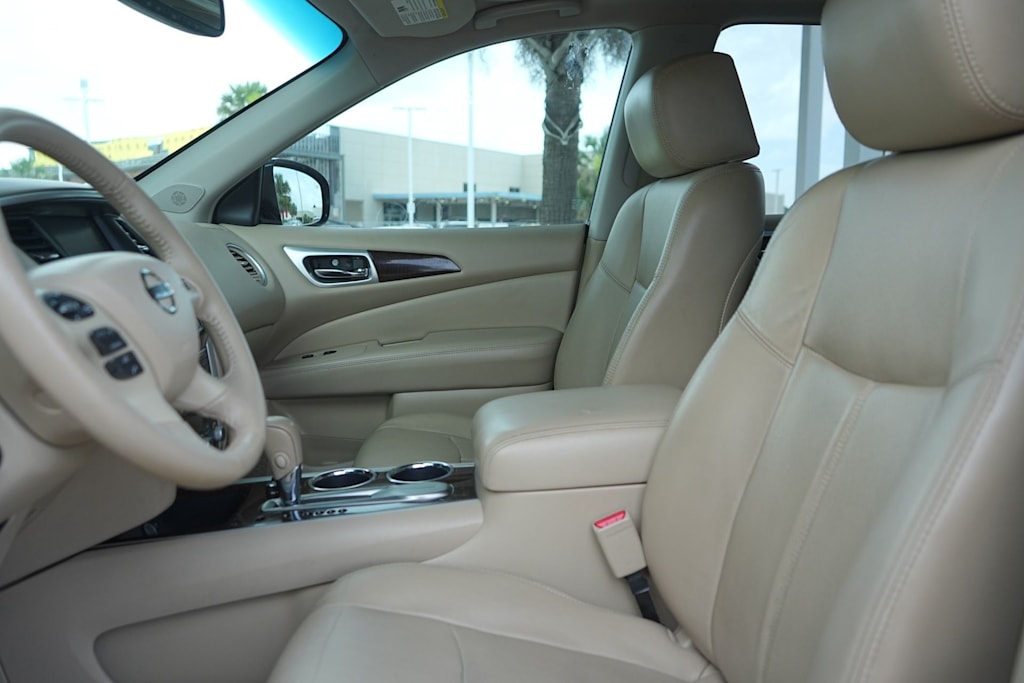 Thumbnail: 2013 Nissan Pathfinder - 11