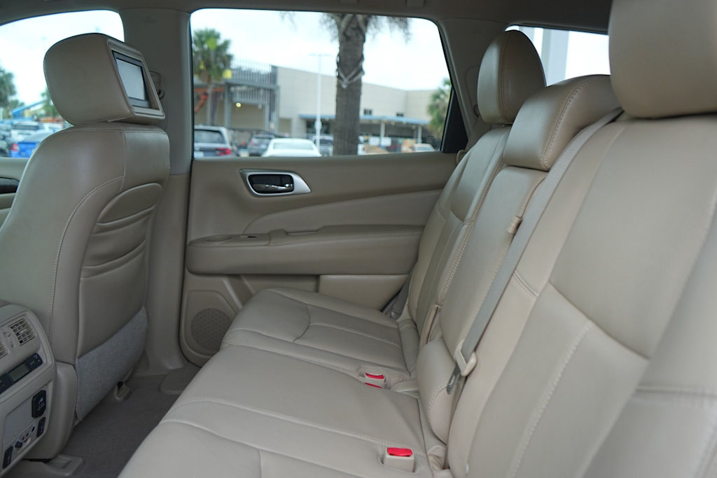 Thumbnail: 2013 Nissan Pathfinder - 22