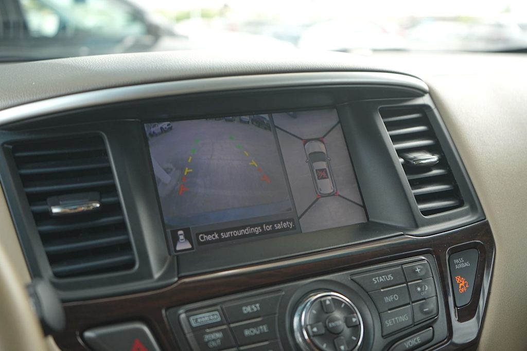 Thumbnail: 2013 Nissan Pathfinder - 25