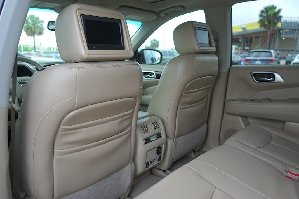 Thumbnail: 2013 Nissan Pathfinder - 13