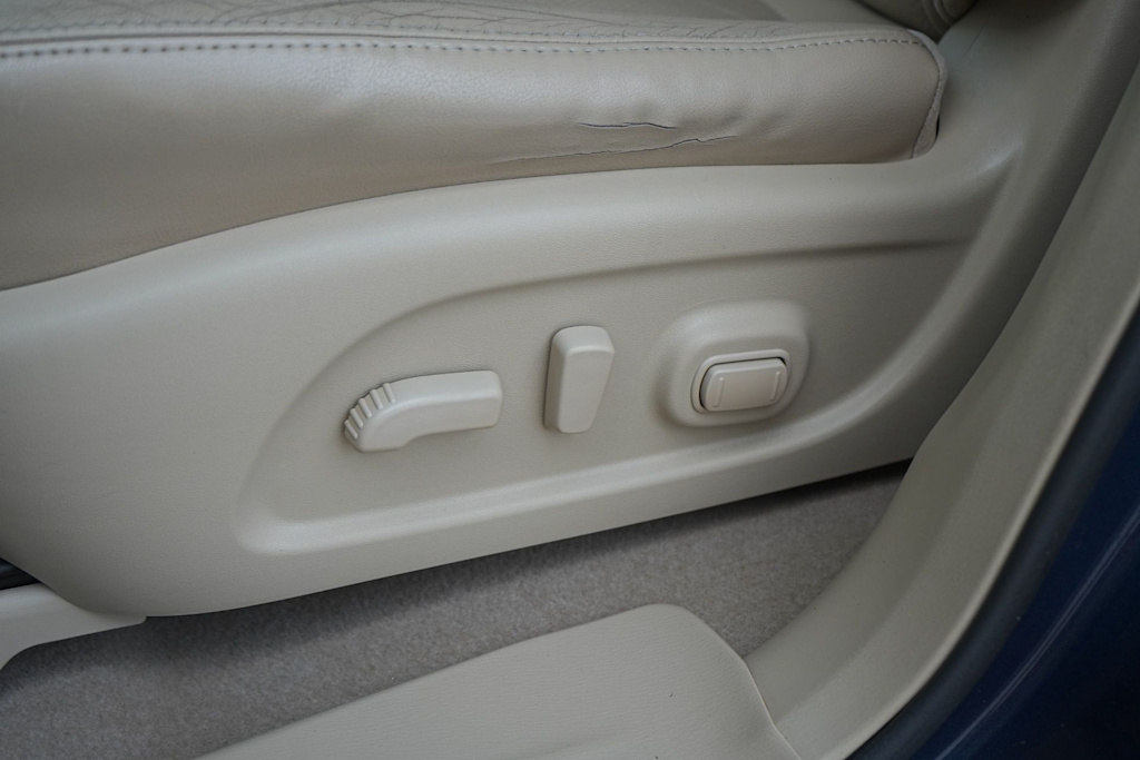 Thumbnail: 2013 Nissan Pathfinder - 21