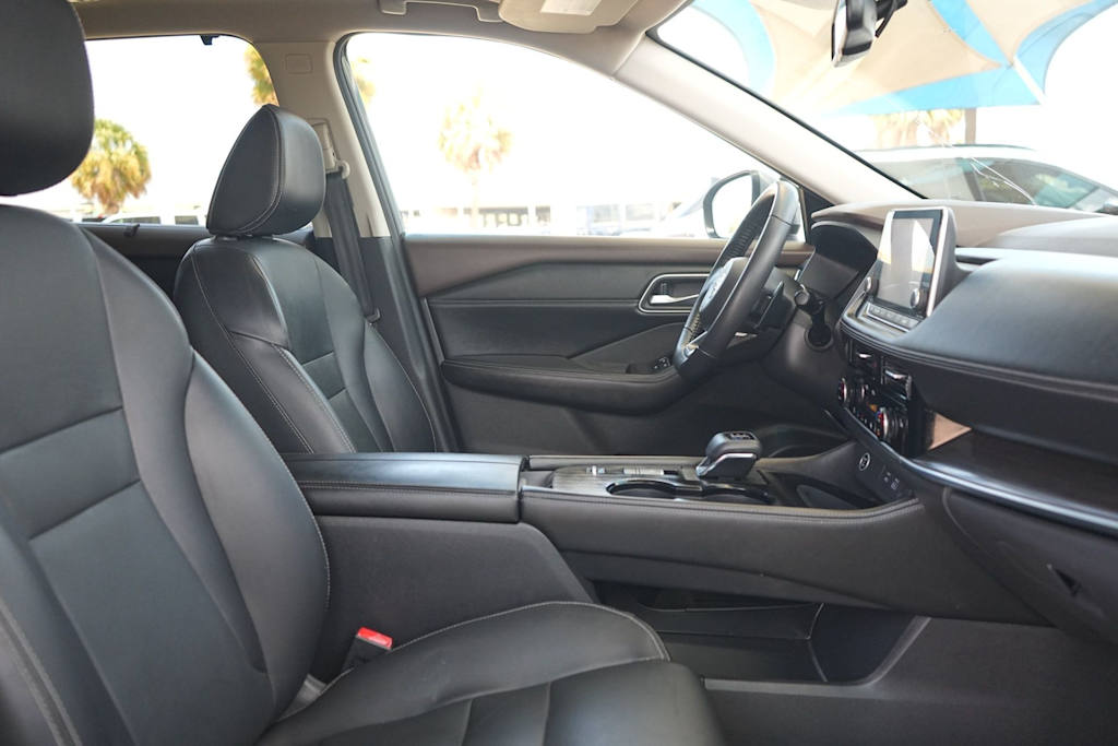 Thumbnail: 2021 Nissan Rogue - 12