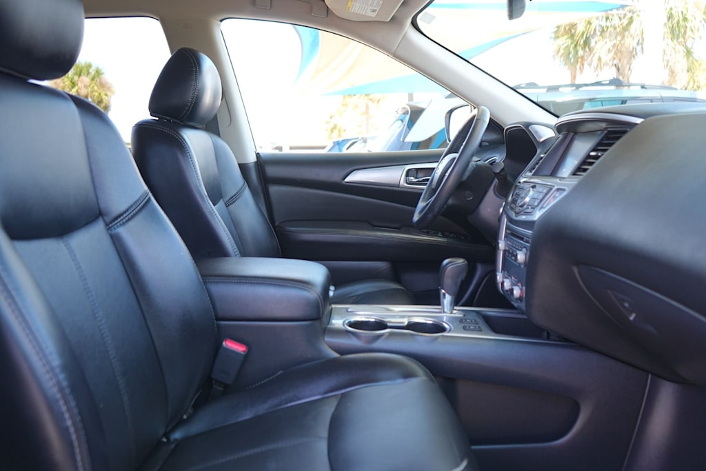 Thumbnail: 2019 Nissan Pathfinder - 12