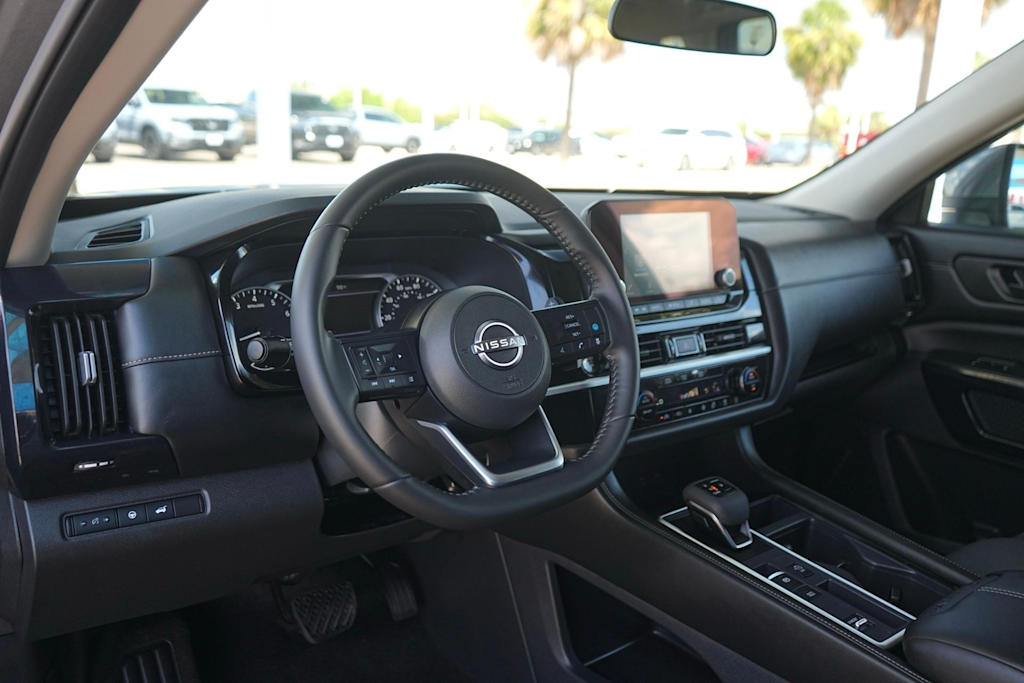 Thumbnail: 2025 Nissan Pathfinder - 2