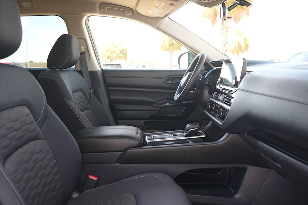 Thumbnail: 2025 Nissan Pathfinder - 12