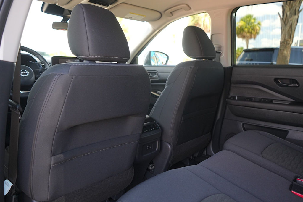 Thumbnail: 2025 Nissan Pathfinder - 13