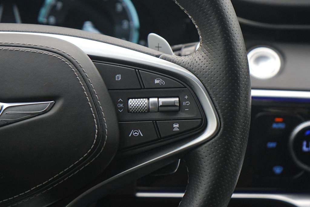 Thumbnail: 2024 Genesis GV70 - 23