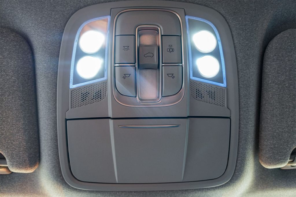 Thumbnail: 2020 Hyundai Santa Fe - 28