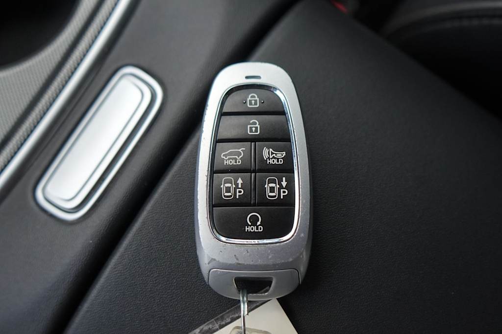 Thumbnail: 2023 Hyundai Santa Fe - 18