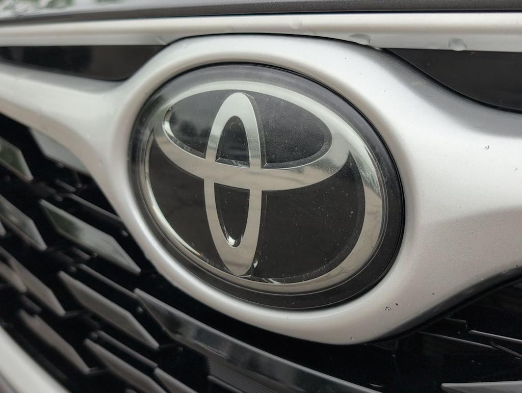 Thumbnail: 2021 Toyota Highlander - 7
