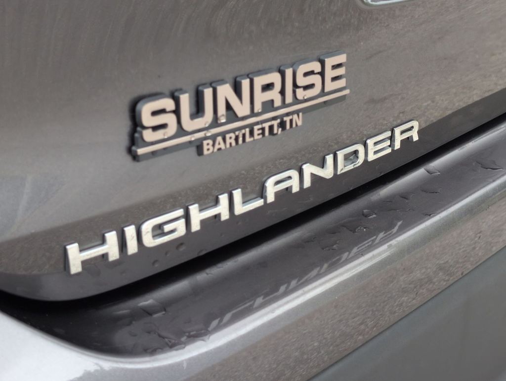 Thumbnail: 2021 Toyota Highlander - 24