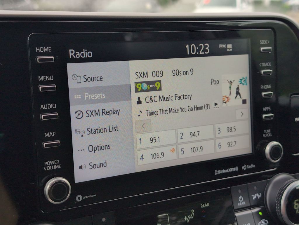 Thumbnail: 2021 Toyota Highlander - 32