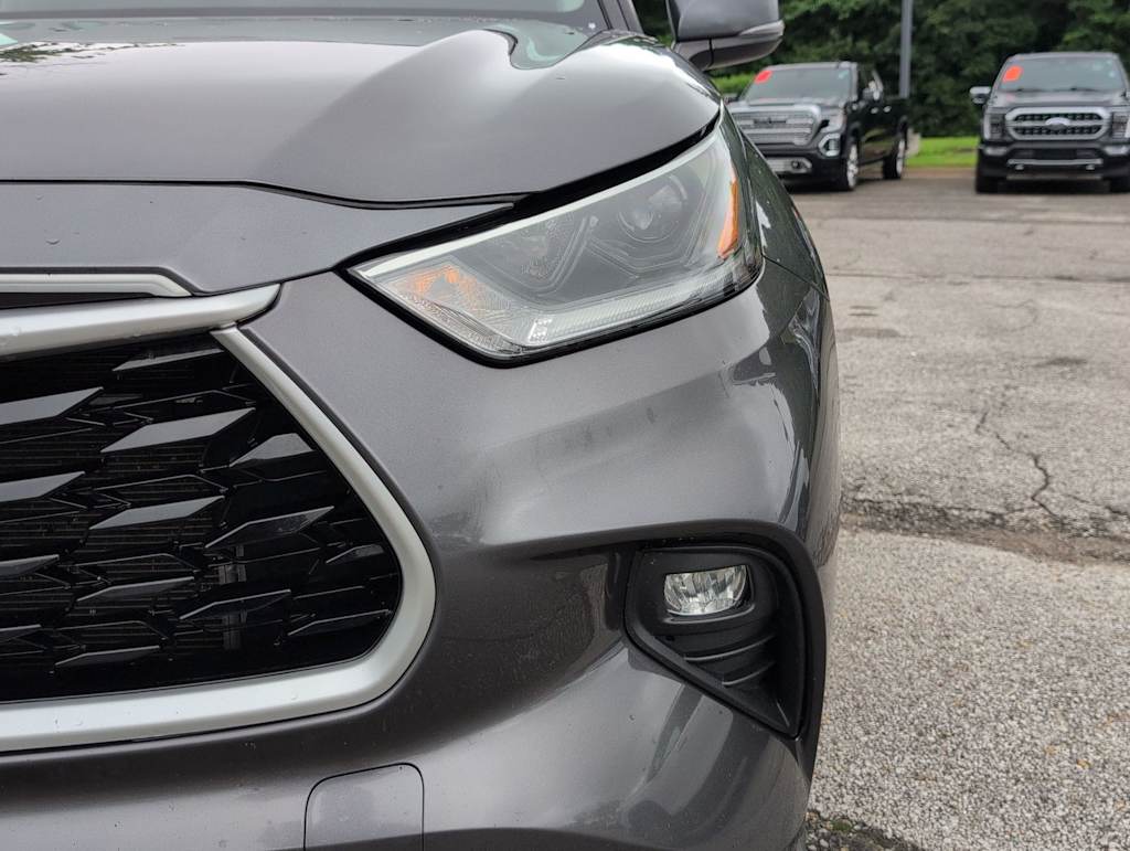 Thumbnail: 2021 Toyota Highlander - 23