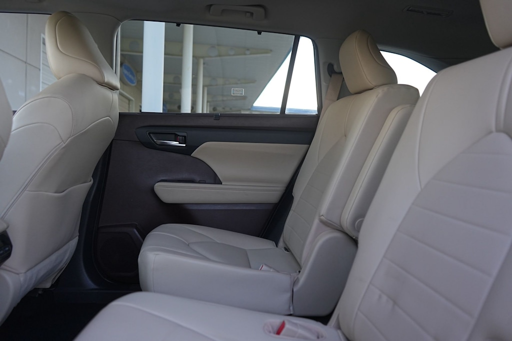 Thumbnail: 2020 Toyota Highlander - 22