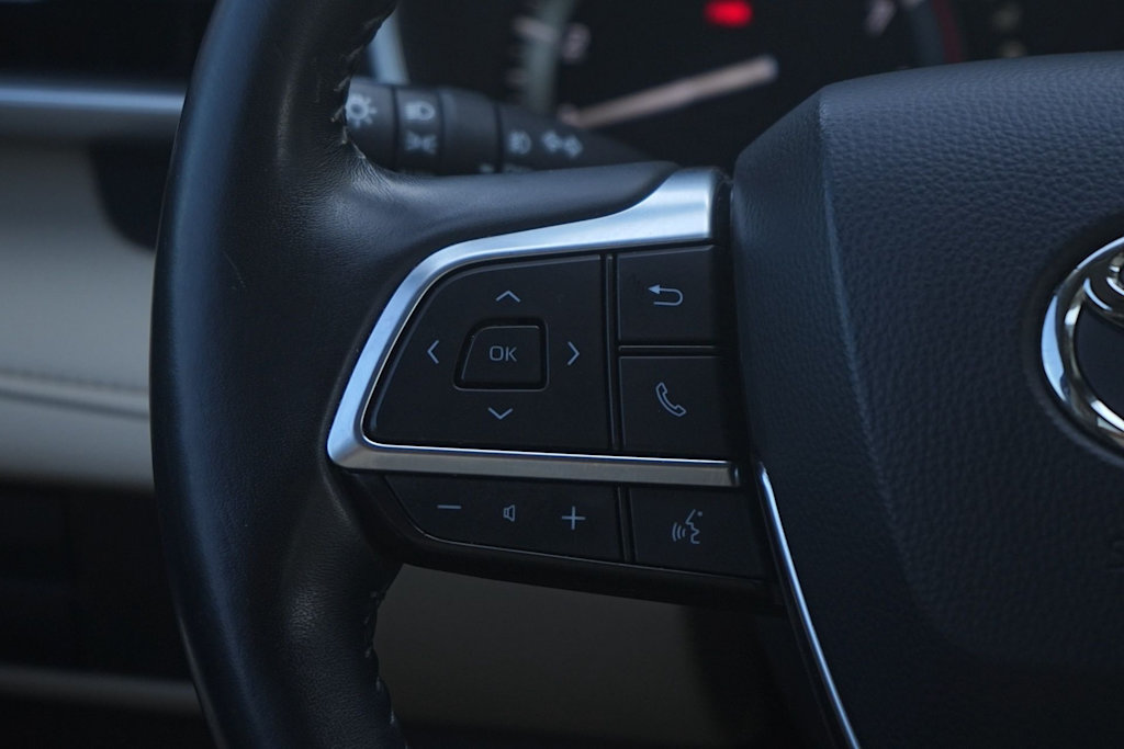 Thumbnail: 2020 Toyota Highlander - 23