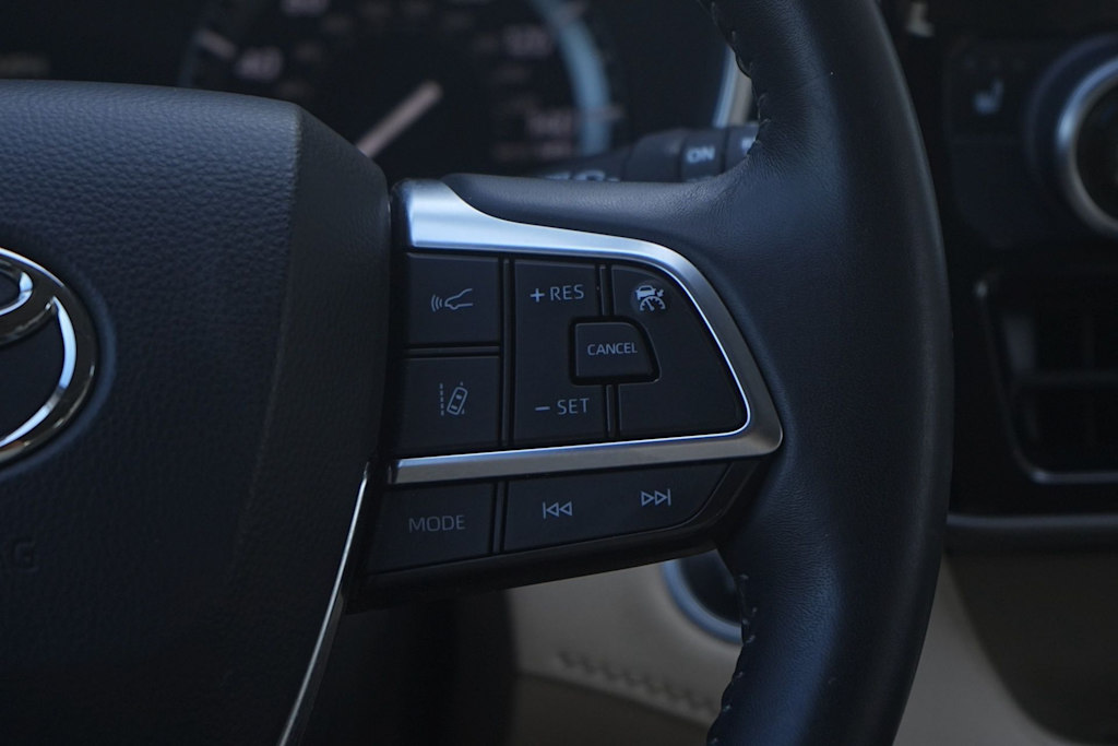 Thumbnail: 2020 Toyota Highlander - 24