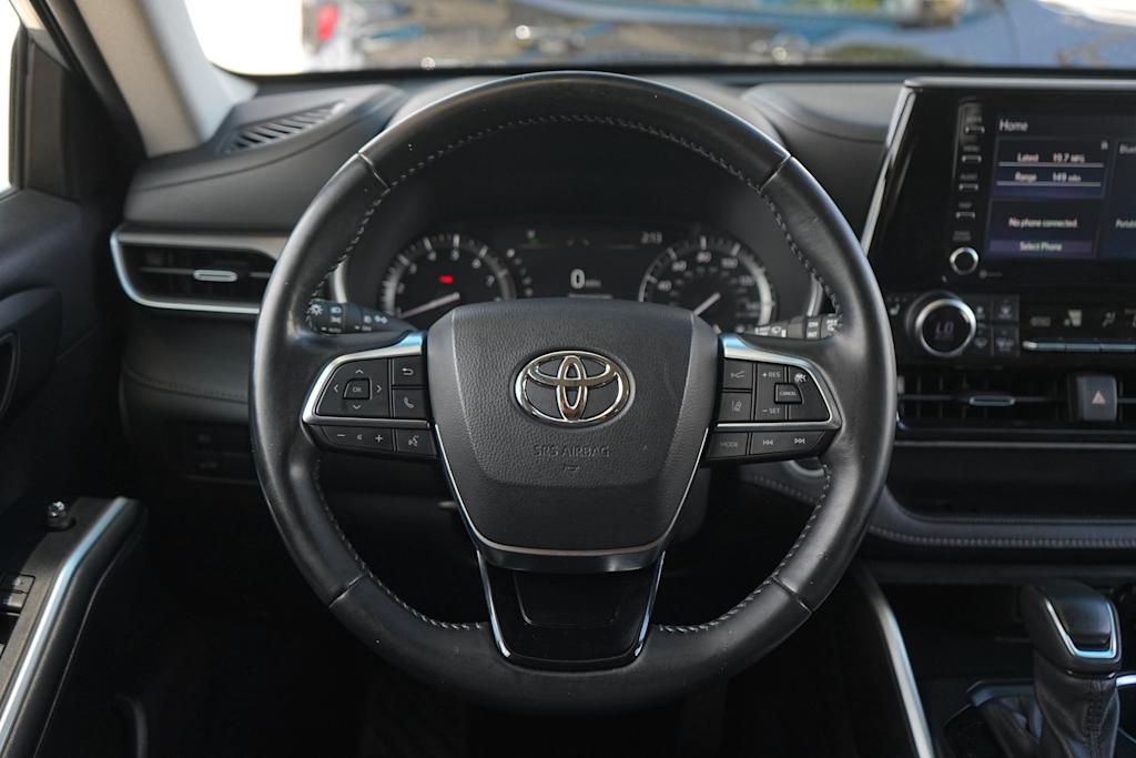 Thumbnail: 2021 Toyota Highlander - 14