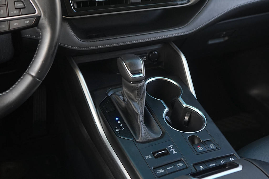 Thumbnail: 2021 Toyota Highlander - 16