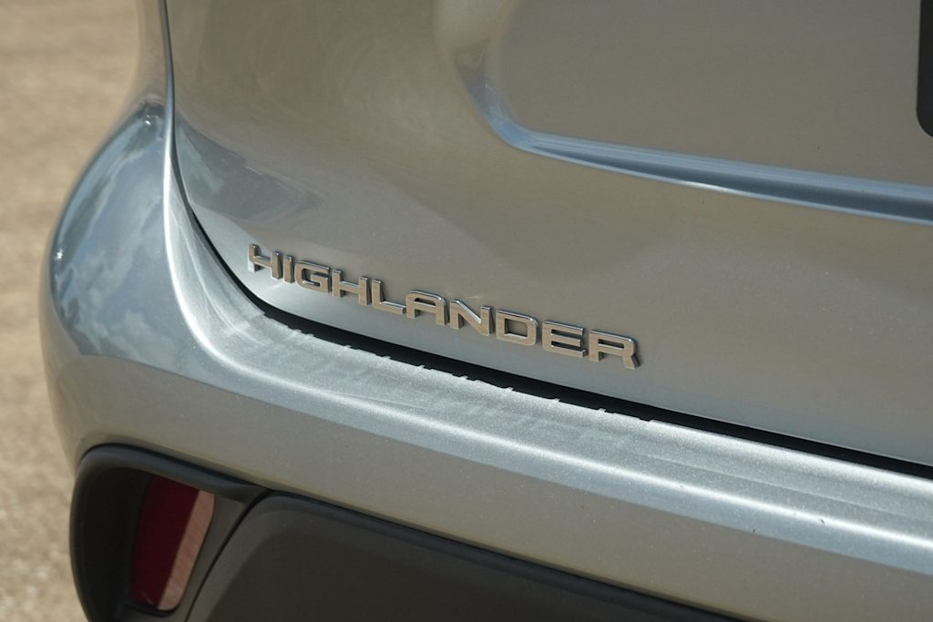 Thumbnail: 2021 Toyota Highlander - 7