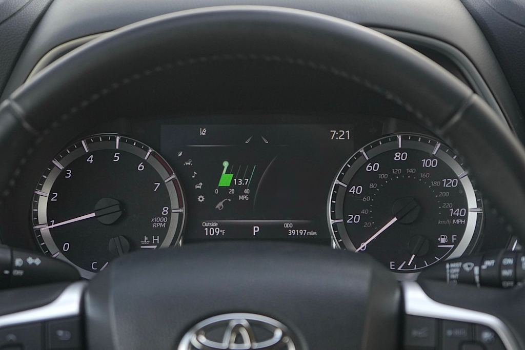 Thumbnail: 2023 Toyota Highlander - 17