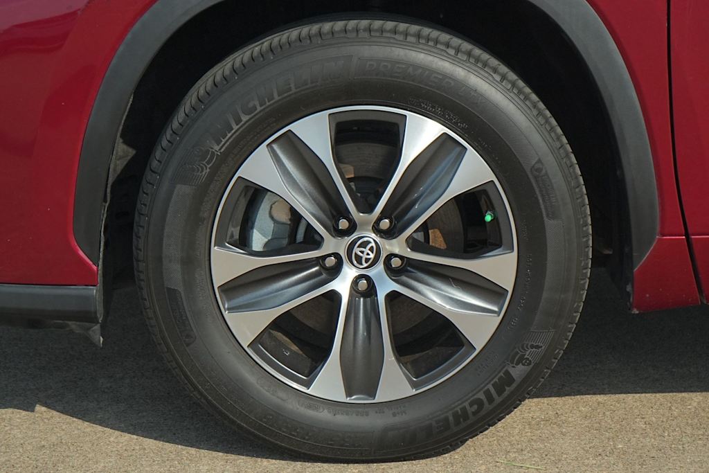 Thumbnail: 2023 Toyota Highlander - 8