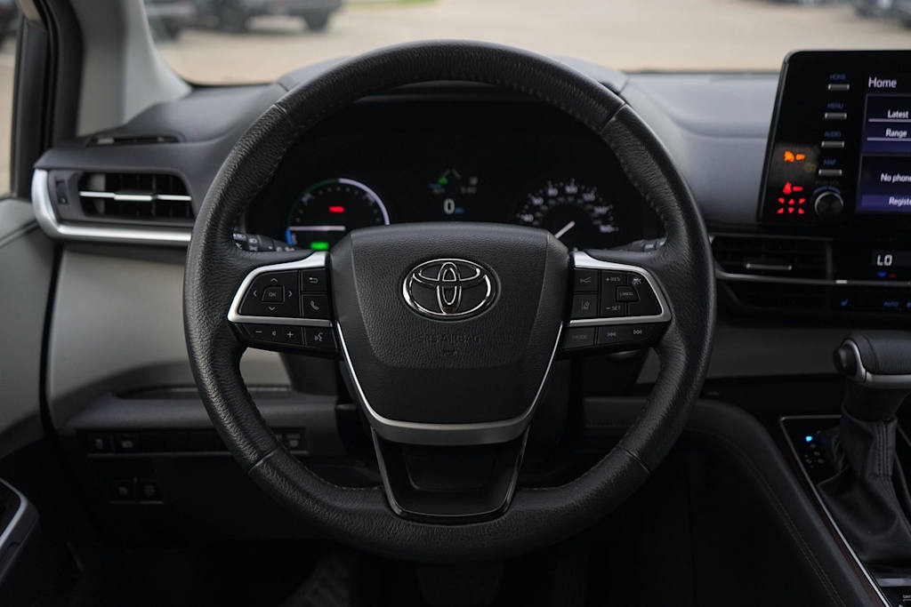 Thumbnail: 2023 Toyota Sienna - 14