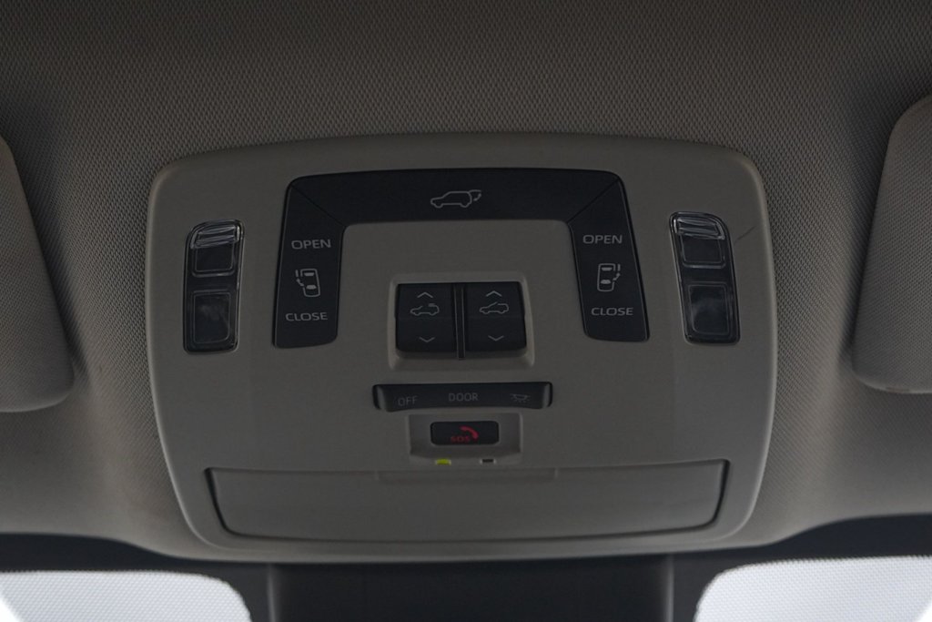 Thumbnail: 2023 Toyota Sienna - 26