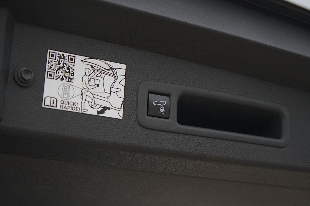 Thumbnail: 2023 Toyota Sienna - 29