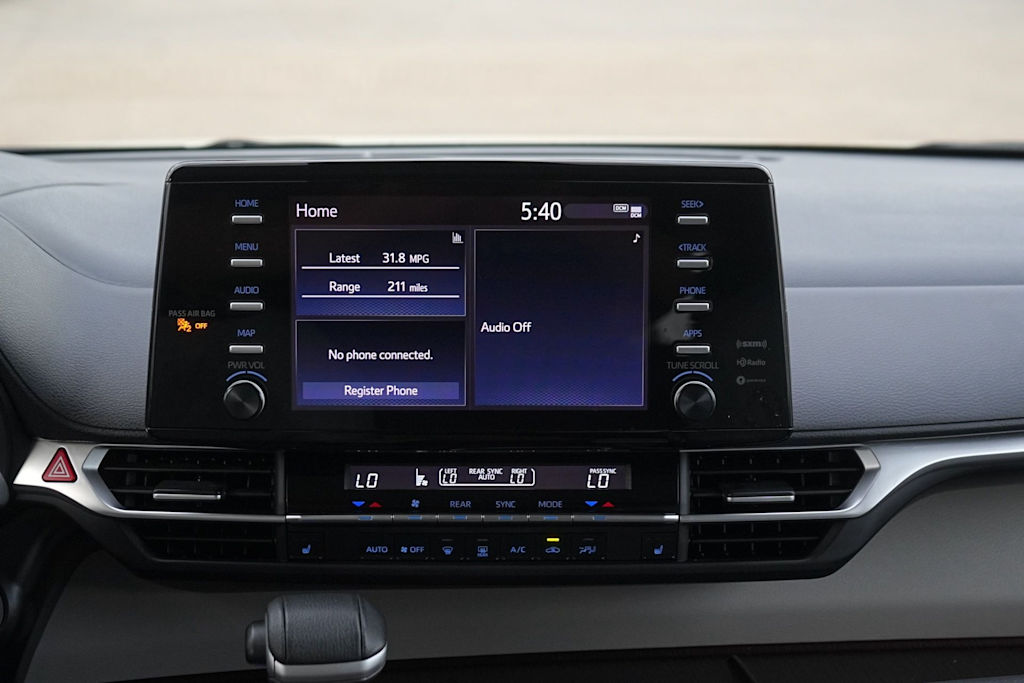 Thumbnail: 2023 Toyota Sienna - 15