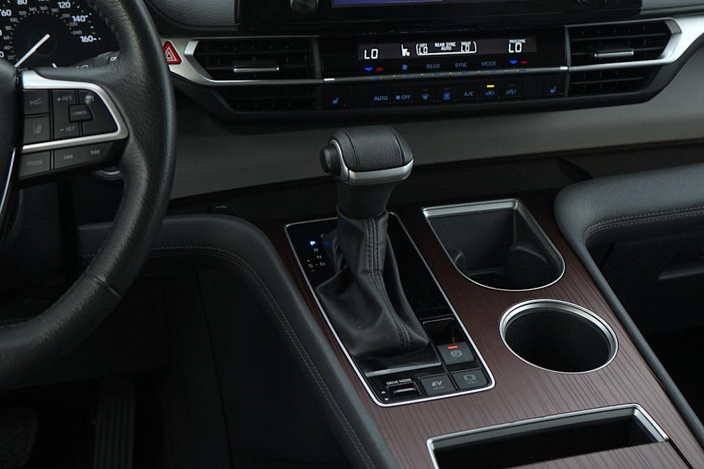 Thumbnail: 2023 Toyota Sienna - 16