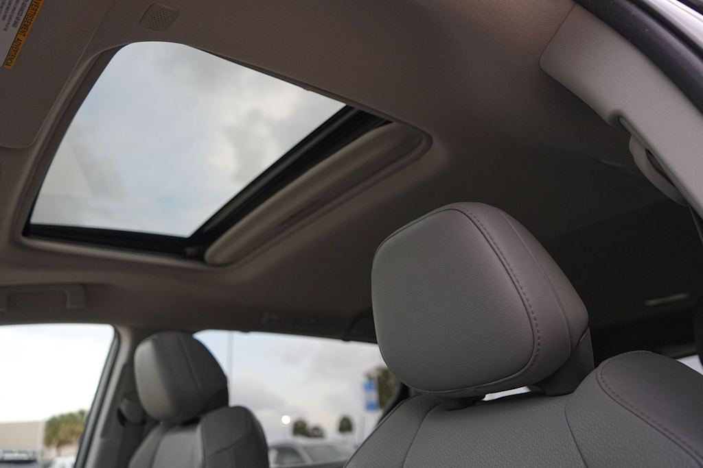 Thumbnail: 2023 Toyota Sienna - 27