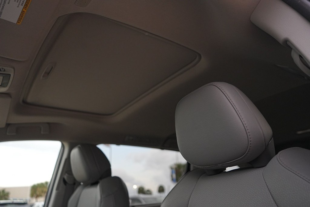 Thumbnail: 2023 Toyota Sienna - 28