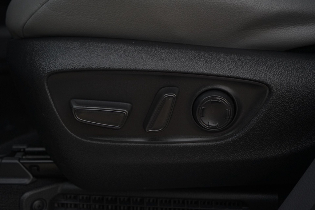 Thumbnail: 2023 Toyota Sienna - 21